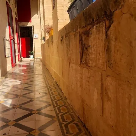 Farmhouse - Breakfast Included * Qala